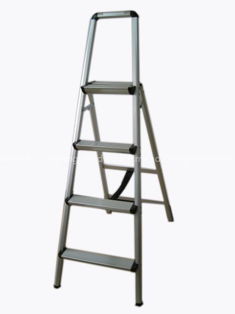 folding aluminum ladder