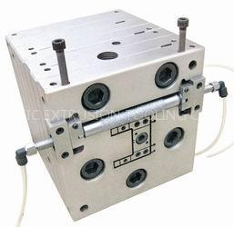 Plastic Extrusion Mould