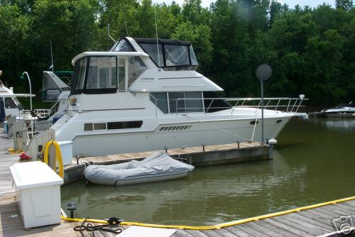 Singapore 1998 Carver 355 Aft Cabin Motor Yacht 39\'\' Only 176 Hours