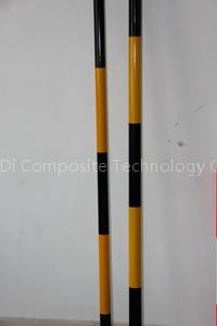 Railway crossing bar