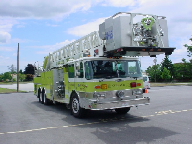 United States 1983 Pierce Arrow Pumper 100\'\' LTI Tower Ladder