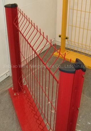 Wire mesh fence