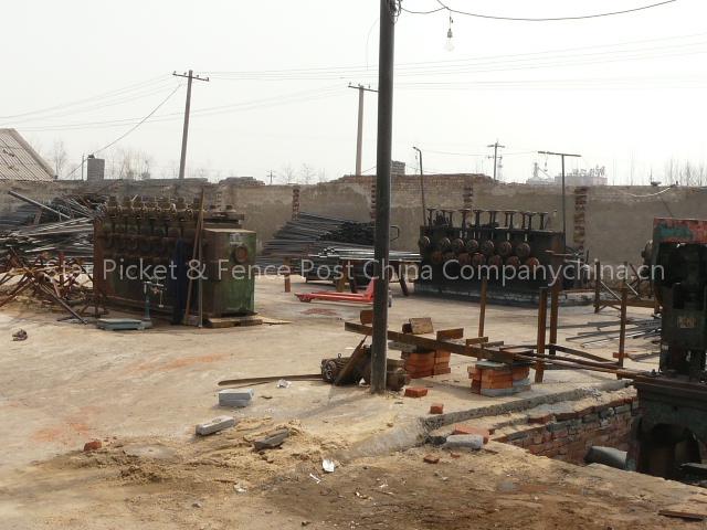 UV INHIBITORS/painted fence post/T type post