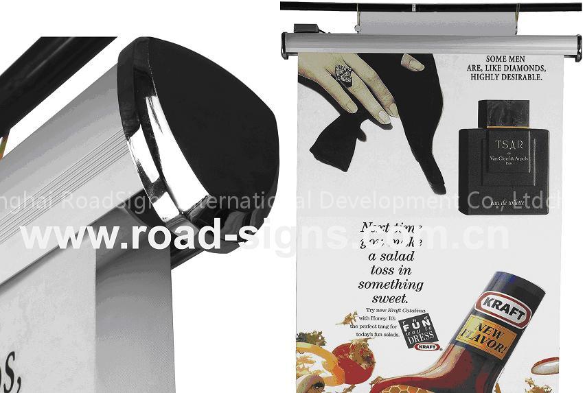 scrolling roll up banner stand