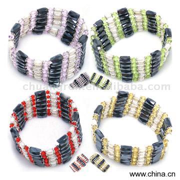 Attrative Magnet and Pearl Bracelet