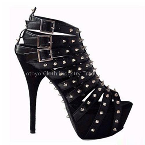 LOTOYO black strappy tudded platform sandals ltyqc779a