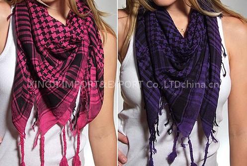 POPULAR KNITTED SCARF