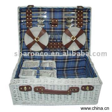 Wicker Picnic Basket for 4 People
