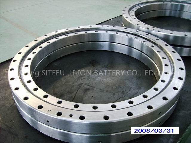Slewing bearing