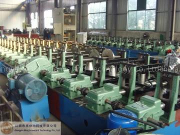 Noise barriers roll forming machine