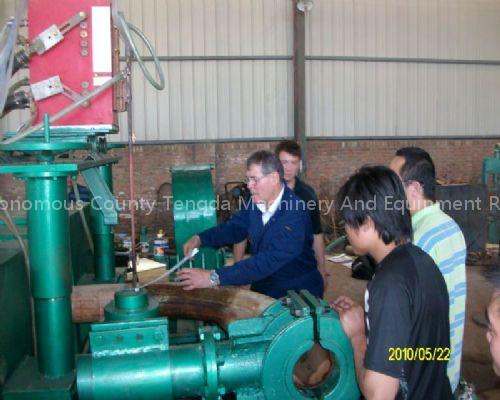Hydraulic tube bender