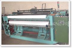 shuttleless weaving machine