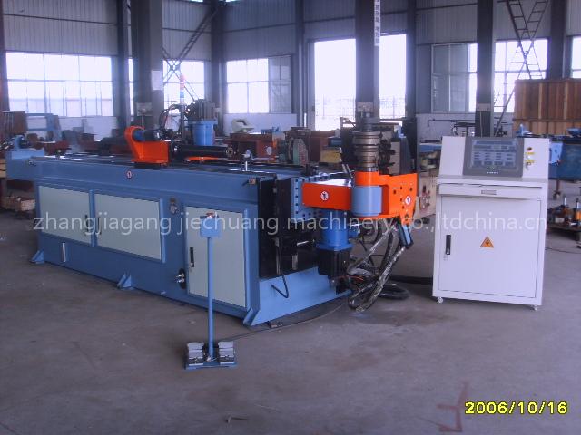 CNC pipe bending machine