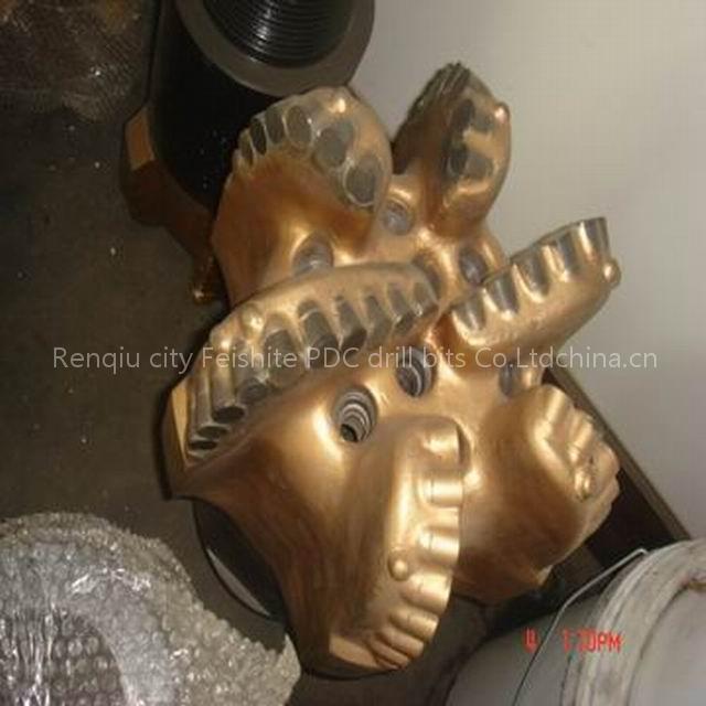 PDC drill bits