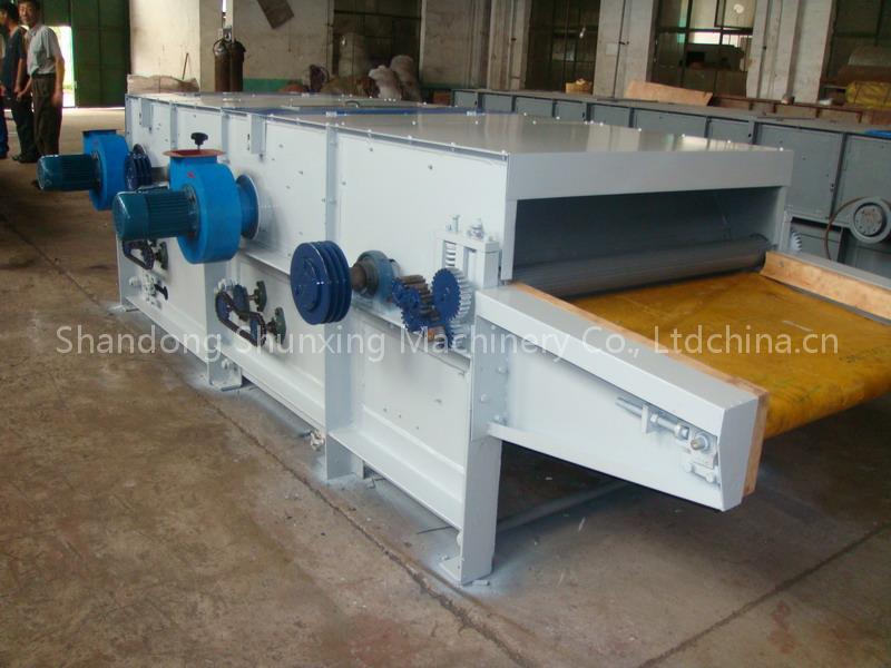 Textile cotton opening machine
