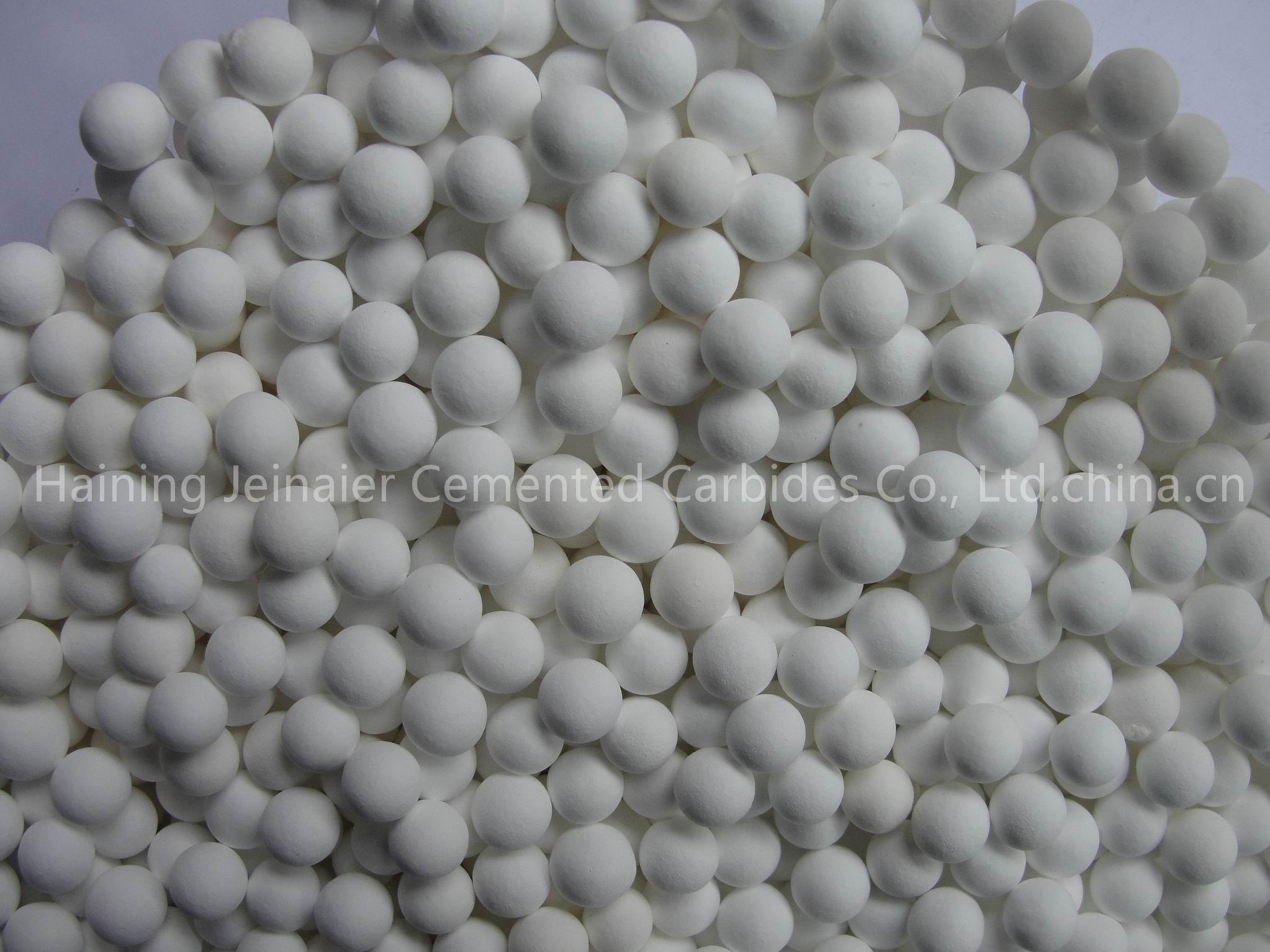 Alumina wear resistant balls