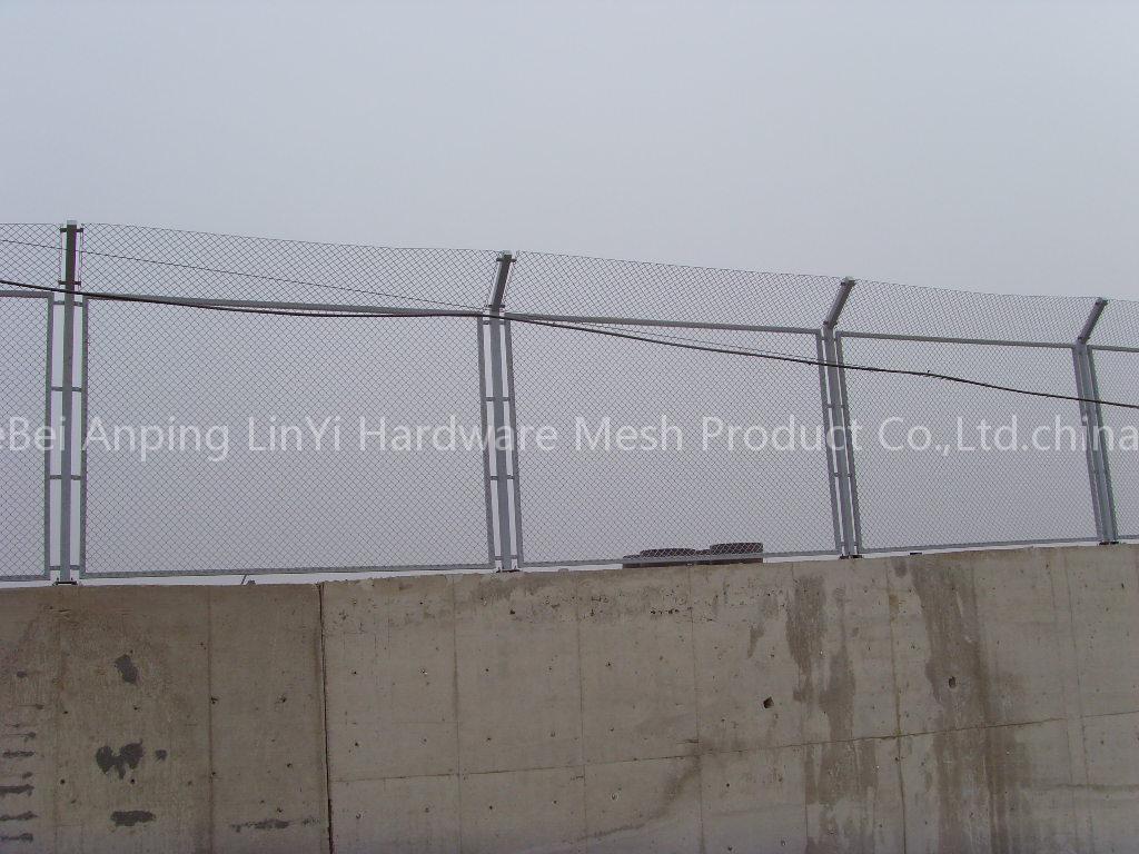 wire fence