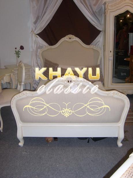 Antique Reproduction Bed - Victorian Bed