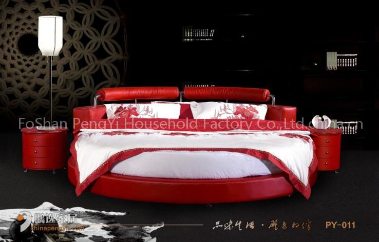 red round bed