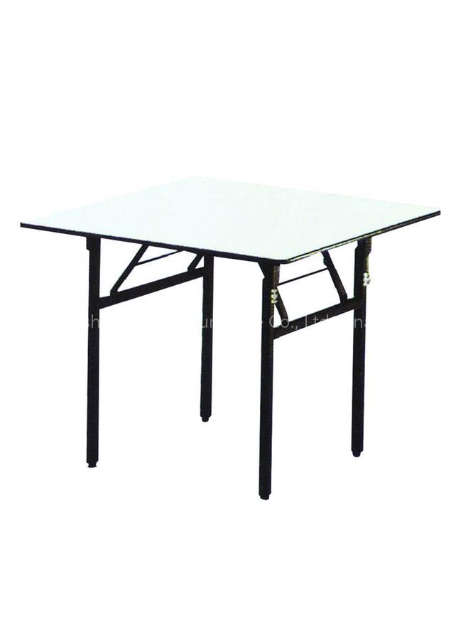 Folding table