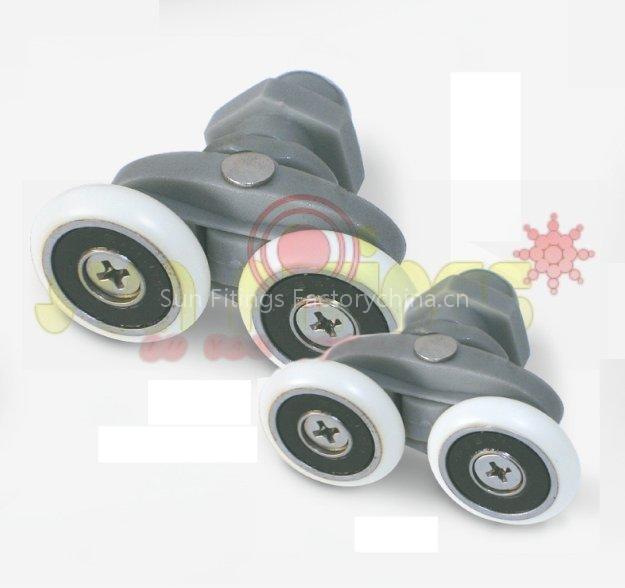 Bath corner door wheel