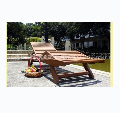 Teak Lounge