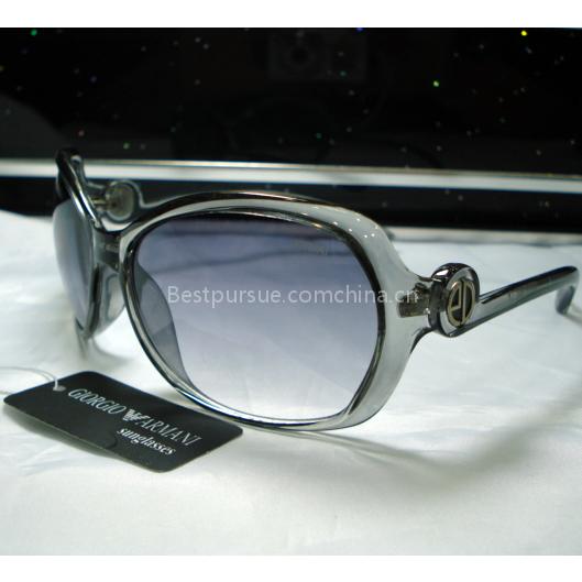 A lady Chanel, Dior,LV,Dior sunglasses