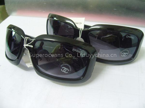 Brand trendy Sunglasses hot with beat prices