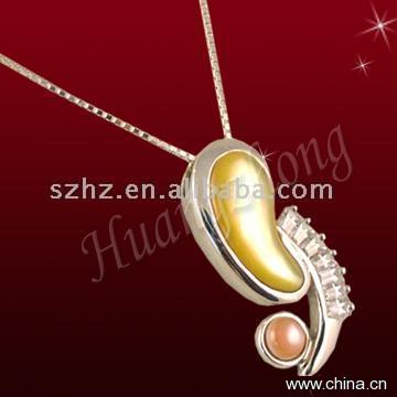 The Elegant Silver Pendant