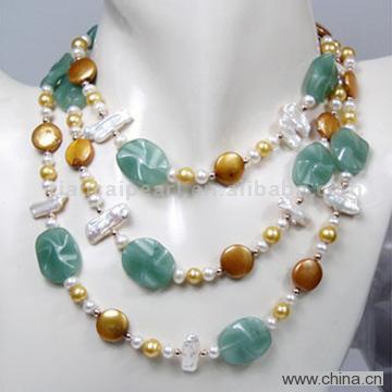 Three Rowe Biwa & Coin Pearl & Green Jade Neckalce