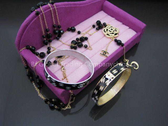 Wholesale Tiffany&CO: Earing, Necklace, Ring, Bracelet,etc