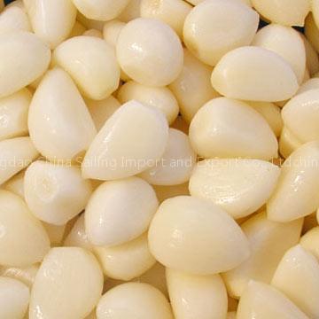 Pickled garlic cloves